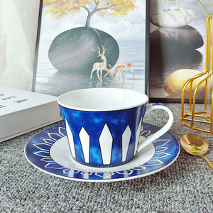 Meilleures ventes : Ensemble de 4 assiettes en céramique de style nordique de luxe bleu paon pour restaurant, avec boîte cadeau - Product Image 2
