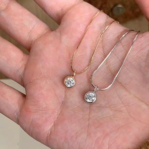 Collar de Plata de Ley S925 con Diamantes, Diseño de Burbuja Brillante con Gota de Agua Azul y Nicho Desértico - Product Image 3