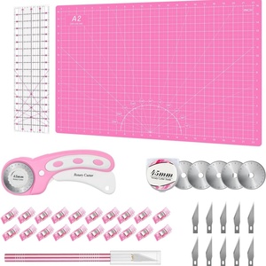 Ensemble de tapis de découpe rotative A2 comprenant un tapis auto-cicatrisant A2 6"x12", une règle antidérapante, un coupe-rotatif 45MM et une lame rotative 45mm - Product Image 1