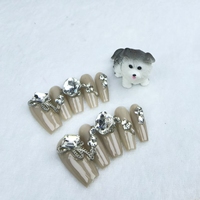 Las uñas artificiales hechas a mano, con un diseño elegante y lujoso con diamantes brillantes, son de alta calidad y reutilizables.