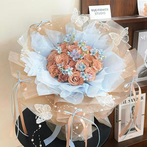 Bouquet de savon aromathérapeutique en forme de rose simulée tenant un seau d'embrassades, cadeau de saison des diplômes, cadeau d'anniversaire, bouquet de fête - Product Image 4