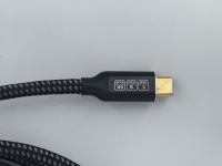 Cable de Datos USB 3.1 Tipo-C de 90 Grados con Doble Conector, 16 Núcleos, 1m, Malla de Protección, Revestimiento TPE, Funcionalidad de Carga Rápida PD Integrada