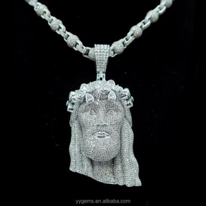 Pendentif Jésus en argent 925 serti de diamants glacés personnalisés, diamants en moissanite, plaqué or, statue de Jésus, pendentifs de prière, bijoux - Product Image 1