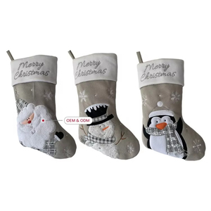 Chaussettes de Noël grises de 18 pouces, personnalisées avec <span class=keywords><strong>Père</strong></span> Noël et Bonhomme de neige, pour décorations familiales, très vendues - Product Image 1