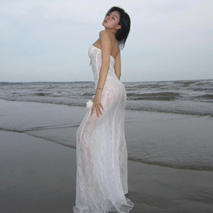 Robe de mariée sirène sans bretelles en dentelle avec fleurs 3D et longue traîne, élégante robe de mariée blanche - Product Image 3