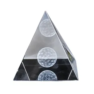 Customized Design 3D Laser Glass Crystal Pyramid Crystal Paperweight