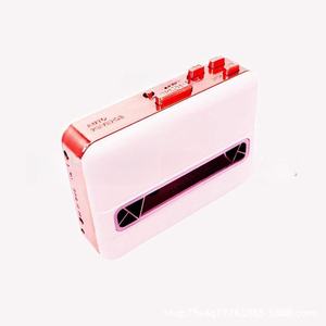 Lecteur de cassette rose rétro avec haut-parleur intégré, appareil audio portable vintage pour l'apprentissage à domicile - Product Image 4