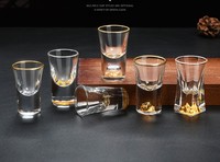 Verres à shot miniatures en or Phnom Penh avec logo pour bar et fête, en forme de balle, avec fond doré, par Gold Mountain Golden Foil