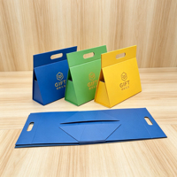 Luxuriöse Dreieckige Faltbare Geschenkbox Matt Laminiert Schaumstoffeinlage Integrierter Griff Stabile Papiertüte für Geschäftsgeschenkverpackungen