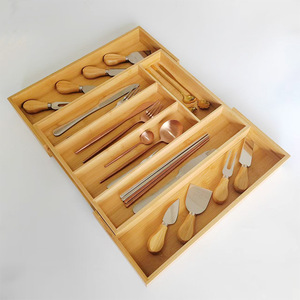 Caja de almacenamiento de cubiertos de bambú con 5-7 compartimentos, organizador telescópico para cuchillos y cubiertos. - Product Image 1
