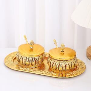 Botella <span class=keywords><strong>de</strong></span> <span class=keywords><strong>vidrio</strong></span> en <span class=keywords><strong>miniatura</strong></span>, coctelera <span class=keywords><strong>de</strong></span> especias, tarro <span class=keywords><strong>de</strong></span> azúcar, cuchara y bandeja, arte del hierro, juego <span class=keywords><strong>de</strong></span> cocina <span class=keywords><strong>de</strong></span> <span class=keywords><strong>vidrio</strong></span> sellado para el hogar dorado - Product Image 2