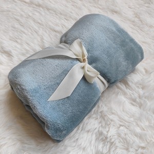 Modello solido di latte <span class=keywords><strong>invernale</strong></span> in pile di corallo flanella a maglia tecnica <span class=keywords><strong>coperta</strong></span> per il ginocchio per uso domestico per il bambino Pet e l'ufficio - Product Image 3