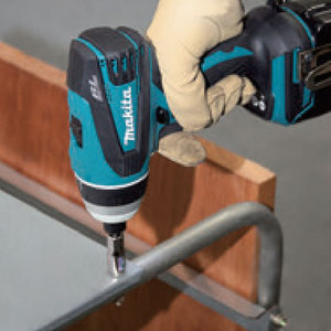 Atornillador de Impacto Inalámbrico Makita 18V con Batería de Litio Recargable DTP141Z (Unidad sin Accesorios) - Product Image 1