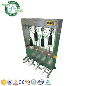 Semi-automatische 330ml 250ml aluminium blikjes 2-4 kopspuitmond CO2 isobare koolzuurhoudende dranken vulmachine - Product Image 6
