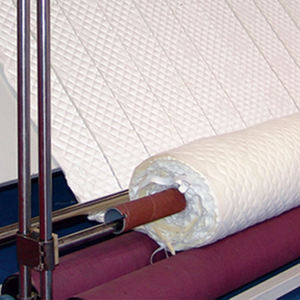 Machine à matelasser informatisée HY-QG-3 Coupeur de panneau de matelas et équipement de <span class=keywords><strong>coupe</strong></span> de <span class=keywords><strong>bordure</strong></span> avec composant moteur central - Product Image 2