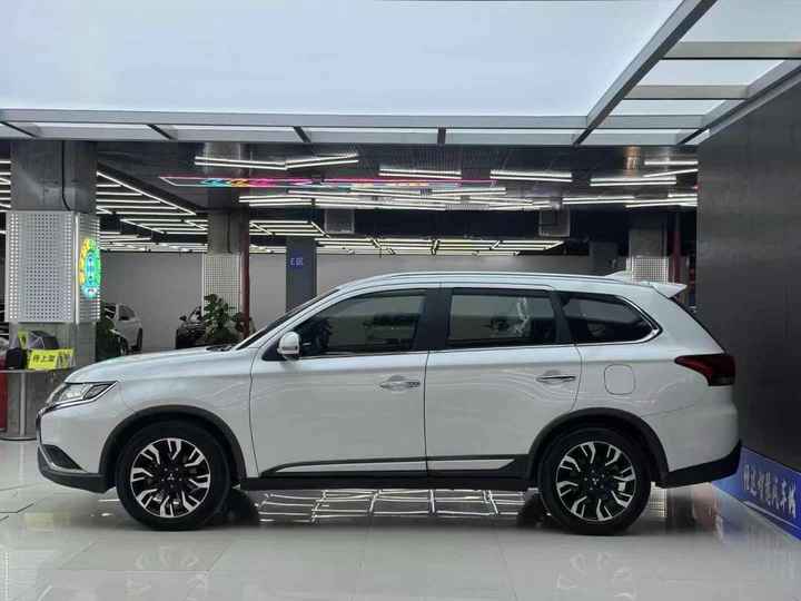 Wholesale 2020 Mitsubishi Outlander 2.4L Taxi Driving School Online Car-hailing Used Cars Second Hand Prices Cars