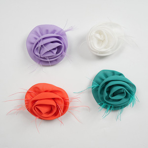 <span class=keywords><strong>Abito</strong></span> lungo da donna arancione personalizzato con <span class=keywords><strong>maniche</strong></span> <span class=keywords><strong>lunghe</strong></span>, cintura in vita, design plissettato, scollo a V e decorazioni floreali, ideale per occasioni casual e feste. - Product Image 3