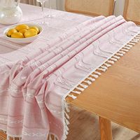 Nappe de table à manger rose moderne style chinois en polyester à rayures et pompons, rectangulaire 55x79 pouces, décorative