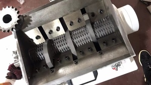 เครื่องบดขวดพลาสติกแบบเงียบ ความเร็วต่ำ รุ่นยอดนิยมของลูกค้า bibo เครื่องบดสำหรับงานหนักสำหรับการรีไซเคิลพลาสติก - Product Image 5