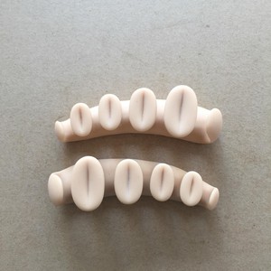 Séparateur d'orteils en gel de silicone pur, doux, durable et réutilisable pour le nail art - Product Image 3