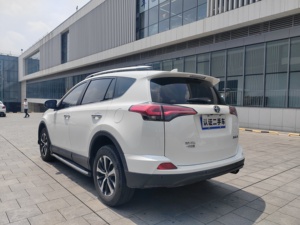 Toyota RAV4 2018, 2.0L CVT FWD, Edición Fashion, SUV, 151hp, Motor de Aspiración Natural, Compacto, 5 <span class=keywords><strong>Asientos</strong></span>, Bajo Kilometraje, Listo para Exportar - Product Image 5