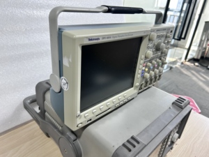 ออสซิลโลสโคปแบบดิจิตอล Tektronix DPO4054 - Product Image 2