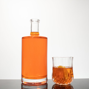 Precio <span class=keywords><strong>barato</strong></span> Muestra gratis personalizada 100mL 200ml 500ml 700ml 750ml Botella de vidrio plana de Ginebra con tapa de corcho - Product Image 5
