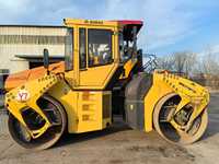 Rouleau compresseur à double tambour BOMAG BW203AD-4 d'occasion, d'origine allemande, à vendre