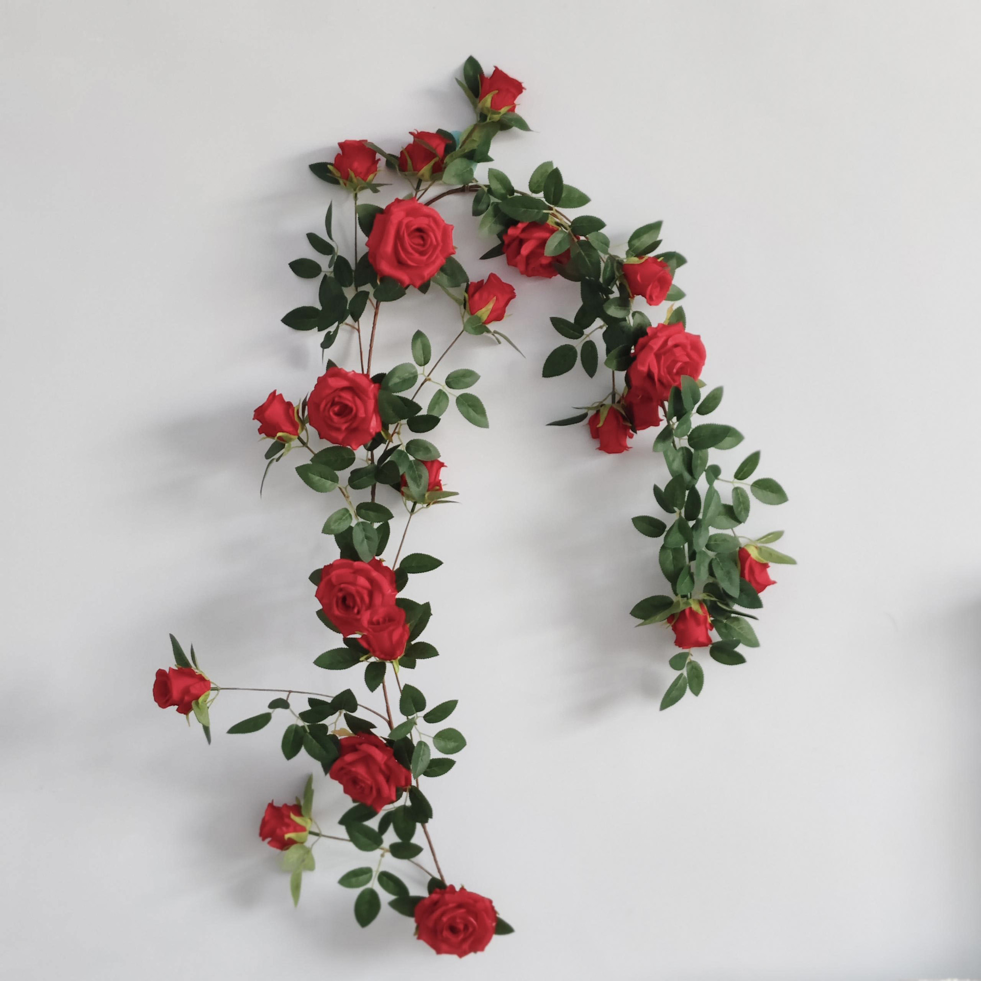 Rose fleur rotin rouge profond