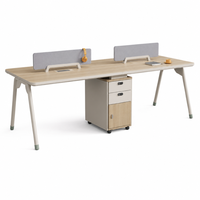 Bureau de personnel moderne et simple, très demandé, avec chaise de bureau et table d'ordinateur intégrée