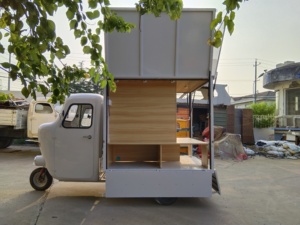 Camion de restauration électrique Piaggio Ape, café, hot-dogs, glaces, remorque alimentaire avec cuisine complète - Product Image 2