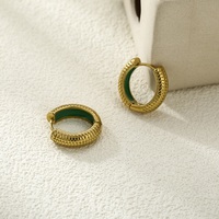 Boucles d'oreilles créoles classiques plaquées or 18 carats avec émail motif écaille de serpent pour femme, idéales pour le quotidien ou comme cadeau