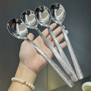 <span class=keywords><strong>Cuillère</strong></span> à dîner en acier inoxydable à long manche martelé Cuillères à soupe rondes Cuillères <span class=keywords><strong>de</strong></span> <span class=keywords><strong>table</strong></span> <span class=keywords><strong>de</strong></span> restaurant - Product Image 1