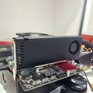 การ์ดจอขนาดเล็กสำหรับเล่นเกมเดสก์ท็อป GPU RTX 3060 GDDR6 12GB มีระบบระบายความร้อนด้วยพัดลม - Product Image 1