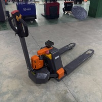 Chariot élévateur électrique avec transpalette hydraulique - 2 tonnes pour les opérations logistiques en usine