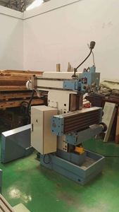 Machine à fraiser universelle professionnelle automatique à tête pivotante verticale en métal - Product Image 3