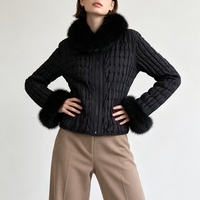 Manteau en fourrure de lapin véritable de luxe Tyan Wholesale avec col et poignets en fourrure de renard moelleuse, veste courte en fourrure d'hiver pour femmes