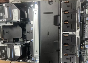 Сервер PowerEdge R960 в наличии: 12 слотов PCIe 5.0, 24 NVMe SSD, поддержка 4 GPU, 4800 МТ/с, 4-поточный процессор на 60 ядер - Product Image 5