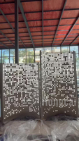 Panneau de plafond perforé d'éclairage à LED Carreaux de plafond colorés personnalisés en métal perforé avec éclairage à LED Plafond troué en aluminium avec éclairage
