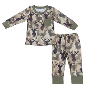 ชุดเสื้อผ้าชุดนอนแขนยาวสำหรับเด็กผู้ชายวัยหัดเดินชุดพิมพ์ลายกวางสีเขียวบูติกสำหรับฤดูใบไม้ร่วง - Product Image 1