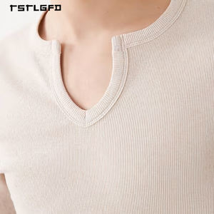 Camisa de Manga Larga con Cuello en V para Hombre, Estilo Minimalista, Tejido de Punto, Color Beige, Textura Acanalada Vertical, Mezcla de Algodón, Corte Regular, Antiarrugas - Product Image 5