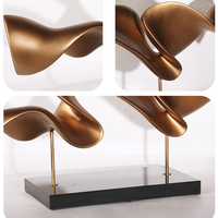 Sculpture de table en résine marbrée faite à la main style Art Déco, statue ornementale de luxe moderne de forme irrégulière pour hôtel, restaurant, maison, bureau