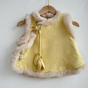 Tongxingyuan Girls Chinese Style Fleece Lined Vest Jacquard Embroidered Tang Suit New Year Outfit - Product Image 2