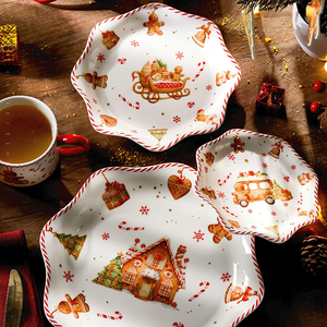 Collection de Noël Gingerbread Zest : Ensemble de <span class=keywords><strong>vaisselle</strong></span> <span class=keywords><strong>jetable</strong></span> décorative en céramique, assiettes et tasses en porcelaine rouge - Product Image 4