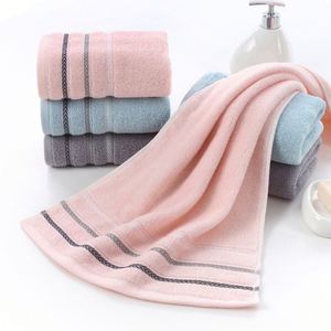 Serviettes en coton pur en gros, épaisses et absorbantes, pour le bain, le visage et le corps - Product Image 3
