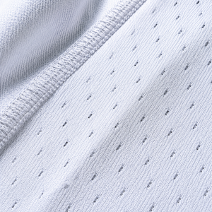 Maillot de football rétro classique personnalisé avec technologie avancée d'évacuation de l'humidité pour les académies de jeunes - Product Image 2