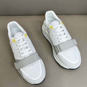 Thick mesh sports shoes, in solid color design, with rounded <b>toe</b> shape, laced closure, and with footrest <b>support</b> function. - Product Image 4