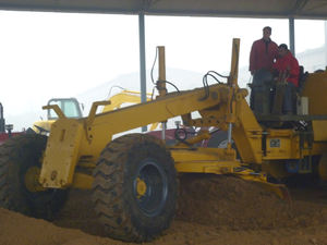 Excelente estado usado 165hp 180hp 220hp Rueda Motor Grader Machine Precio bajo Maquinaria de construcción Core Gearbox Engine - Product Image 2