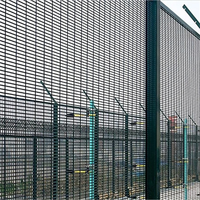 Op maat gemaakte 3D gebogen gelaste metalen omheining, warmtebehandeld, hoogbeveiligd, gepoedercoat voor eenvoudige installatie, geschikt voor tuin & villa.