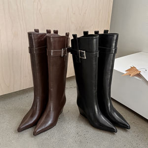 Modieuze retro-stijl CHELSEA kniehoge laarzen met metalen gespen en spitse neus voor dagelijks woon-werkverkeer - Product Image 3